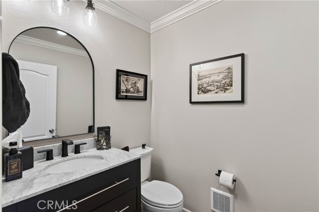 24255 Hillhurst photo 18
