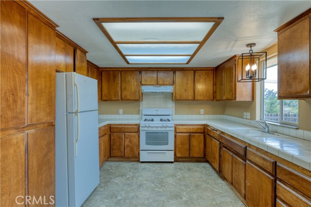 Detail Gallery Image 4 of 25 For 501 Robert Court, Nipomo,  CA 93444 - 4 Beds | 2 Baths