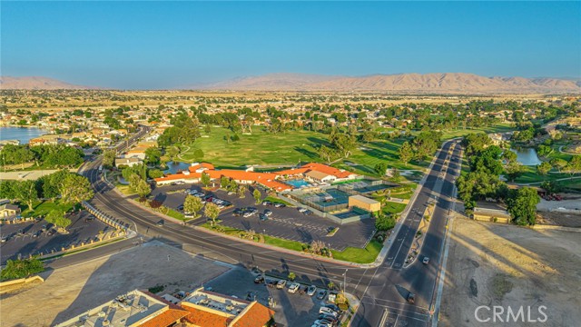 13290 Riverview Drive, Victorville CA: https://media.crmls.org/medias/1ae6139a-e55e-41a9-8269-e449fc7077f4.jpg