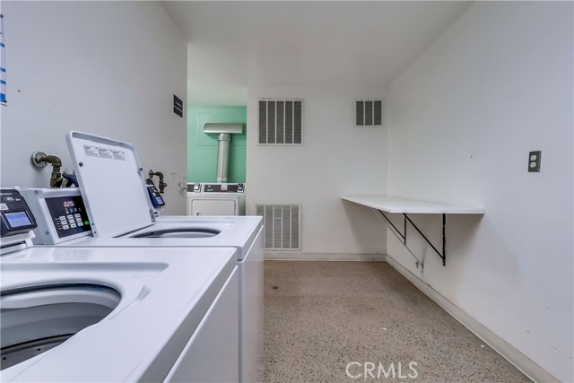 5585 E Pacific Coast, Long Beach CA: https://media.crmls.org/medias/1ae620c0-d0e2-4293-a63c-f0dc5e09e1ed.jpg