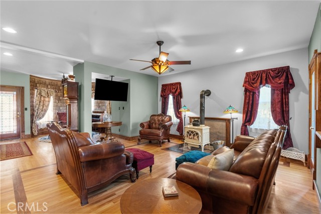 Detail Gallery Image 10 of 74 For 1015 Lorsch St, Frazier Park,  CA 93225 - 4 Beds | 3/1 Baths