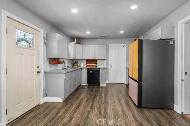 Detail Gallery Image 10 of 53 For 1158 Madison St, Red Bluff,  CA 96080 - 4 Beds | 3 Baths