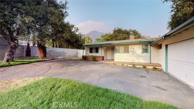 1852 N Altadena Dr, Pasadena, CA 91107