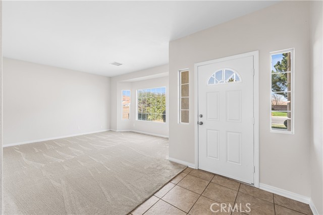 Detail Gallery Image 6 of 39 For 43453 Tali St, Lancaster,  CA 93535 - 3 Beds | 3 Baths