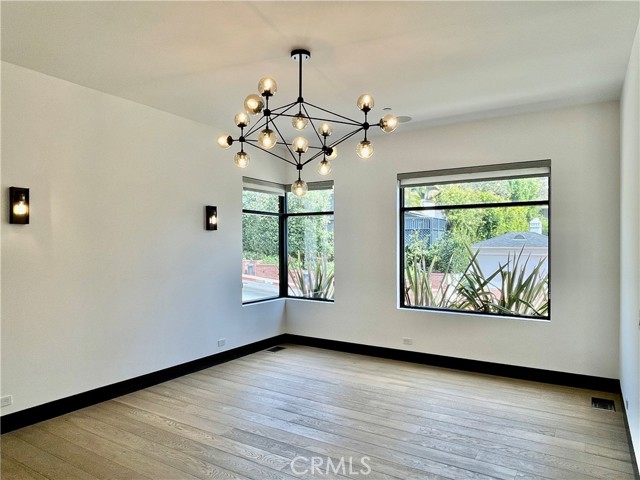 Detail Gallery Image 12 of 42 For 1319 Sunset Plaza Dr, Los Angeles,  CA 90069 - 4 Beds | 4/1 Baths