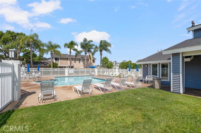 18156 Sharon Lane, Huntington Beach CA: https://media.crmls.org/medias/1ae9c41f-9b73-4b09-adcf-9e0679dd852b.jpg
