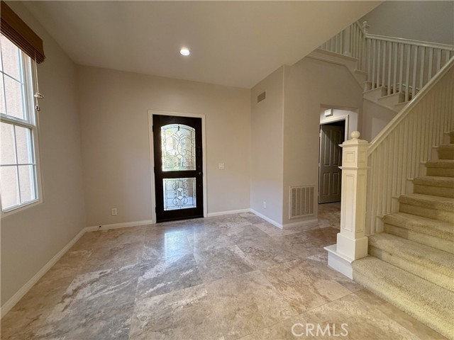 Detail Gallery Image 2 of 22 For 28 Teak, Irvine,  CA 92620 - 4 Beds | 2/1 Baths