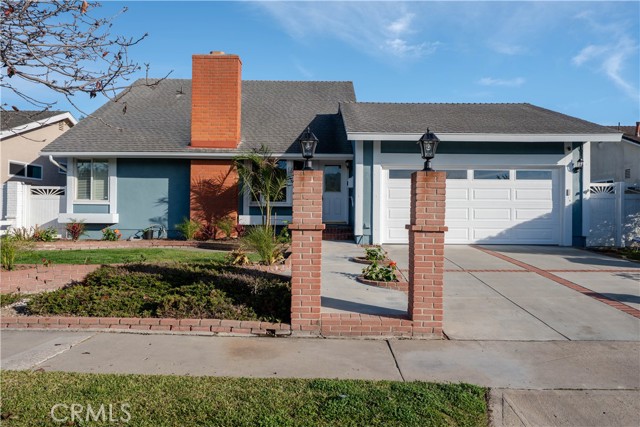 Detail Gallery Image 3 of 44 For 17172 Apel, Huntington Beach,  CA 92649 - 4 Beds | 3 Baths
