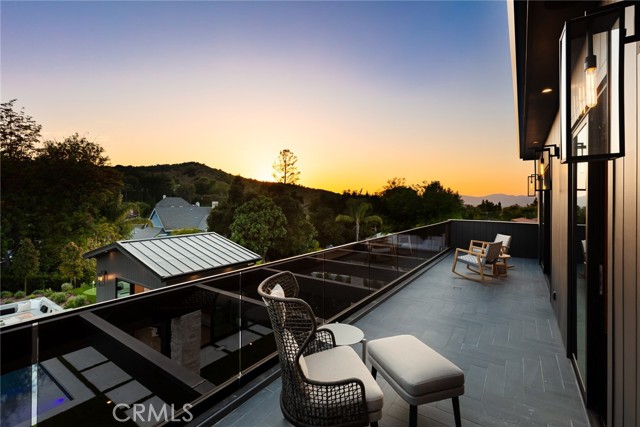 4601 Vista De Oro Avenue, Woodland Hills CA: https://media.crmls.org/medias/1aeabb24-d737-4ad7-9ed6-6b2ae58127f8.jpg