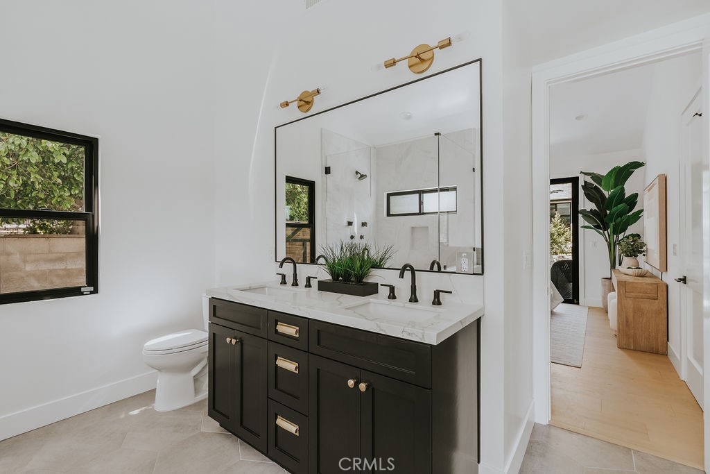 https://media.crmls.org/medias/1aeafba9-af12-40ed-8897-4dcd33451510.jpg?preset=X-Large