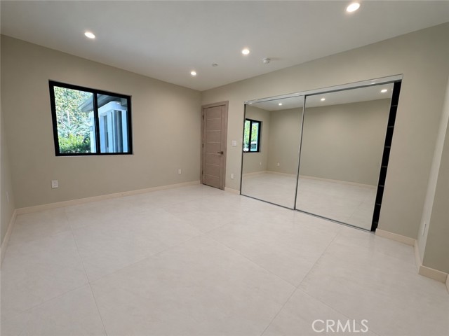 5100 Fallbrook photo 32