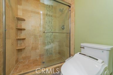 https://media.crmls.org/medias/1aebd356-cb8b-4cdb-9a5c-4ab953707568.jpg?preset=X-Large