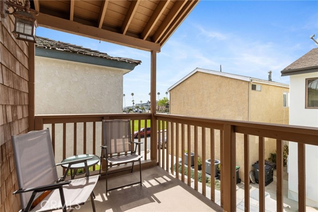 Detail Gallery Image 17 of 22 For 423 Carnation Ave #1/2,  Corona Del Mar,  CA 92625 - 2 Beds | 2 Baths
