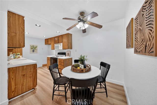 Detail Gallery Image 10 of 38 For 20702 El Toro #16,  Lake Forest,  CA 92630 - 2 Beds | 2 Baths