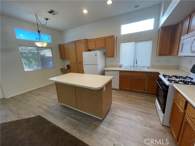 Detail Gallery Image 6 of 45 For 35419 Marsh Ln, Wildomar,  CA 92595 - 4 Beds | 2 Baths