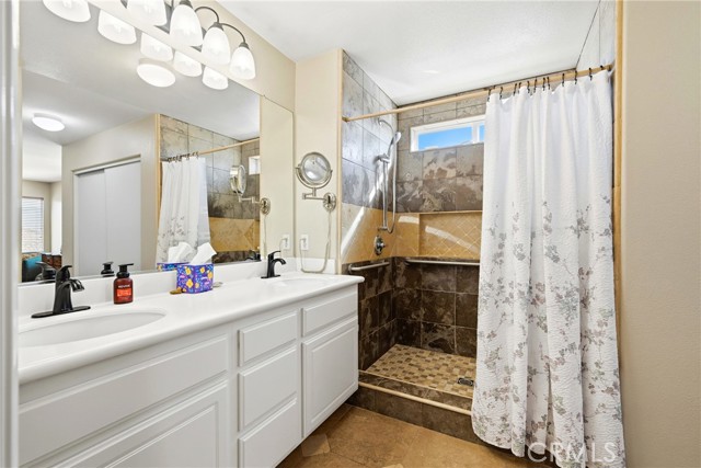 Detail Gallery Image 13 of 24 For 22209 Blondon Ct, Wildomar,  CA 92595 - 4 Beds | 2/1 Baths