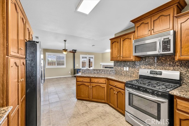 63357 Uranium Road, Joshua Tree CA: https://media.crmls.org/medias/1aee14f0-0eb1-47bc-9a2d-2fea3c15014b.jpg