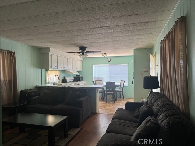 1349 W 135 th Street, Gardena CA: https://media.crmls.org/medias/1aee655c-0d81-4d89-a460-0a5f1ed439e4.jpg
