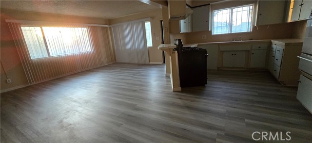 Detail Gallery Image 3 of 20 For 3856 W 113th #1,  Inglewood,  CA 90303 - 3 Beds | 2/1 Baths