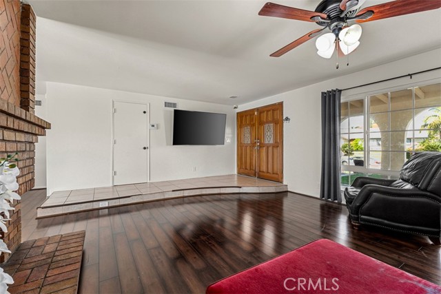 Detail Gallery Image 6 of 31 For 238 Tanforan, Diamond Bar,  CA 91765 - 4 Beds | 2 Baths