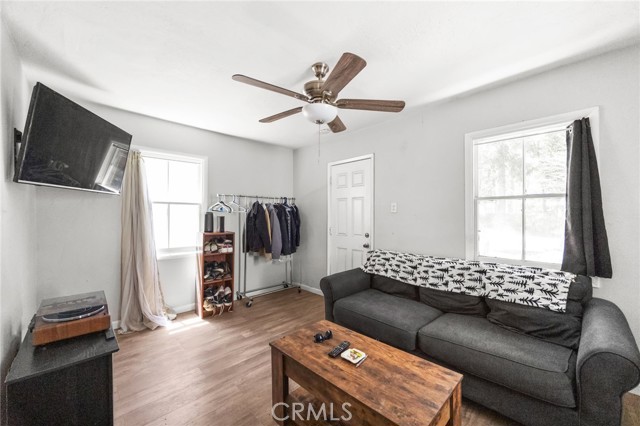 632 Leebert Way, Crestline CA: https://media.crmls.org/medias/1aeef33f-210a-42fe-bba9-cc072aebcf0d.jpg