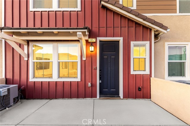 3957 E Huntington, Ontario CA: https://media.crmls.org/medias/1aefac8a-42e8-4417-a309-5822ef329286.jpg