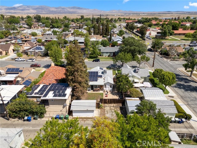 221 College Avenue, Coalinga CA: https://media.crmls.org/medias/1af0b8d1-6d6c-4e76-91f4-006975c60e4f.jpg