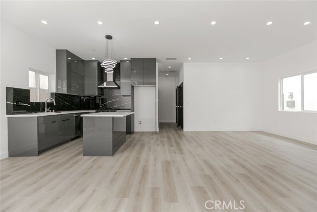 15009 Wyandotte Street, Van Nuys CA: https://media.crmls.org/medias/1af0e24a-2cdb-4334-8614-b662f33d525b.jpg