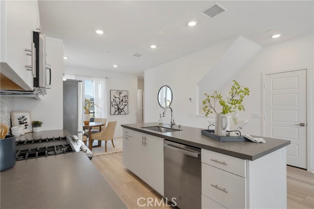 Detail Gallery Image 9 of 59 For 181 Gallop Ct, Rancho Mission Viejo,  CA 92694 - 2 Beds | 2/1 Baths