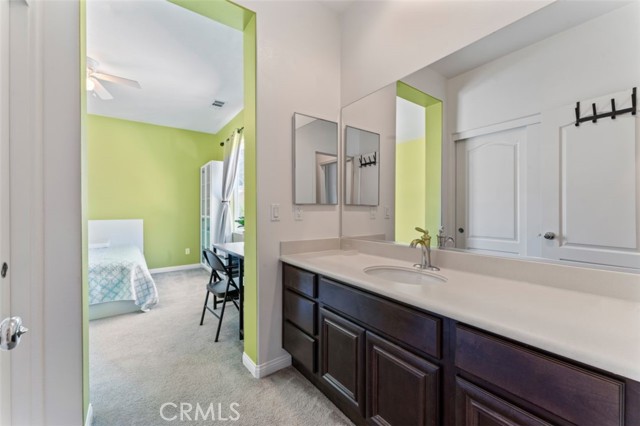 Detail Gallery Image 44 of 63 For 15520 Megan Dr, Canyon Country,  CA 91387 - 5 Beds | 4 Baths