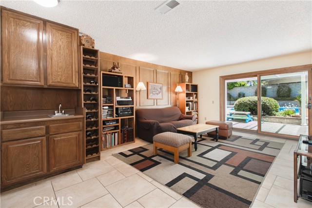 10200 Bothwell Road, Northridge CA: https://media.crmls.org/medias/1af3c2d1-894f-4c20-ba39-cae6e2a798c9.jpg