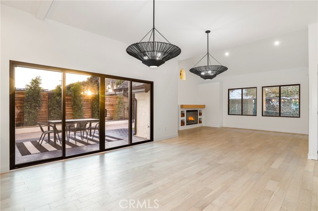 Detail Gallery Image 18 of 59 For 5633 E Deborah St, Long Beach,  CA 90815 - 5 Beds | 4 Baths
