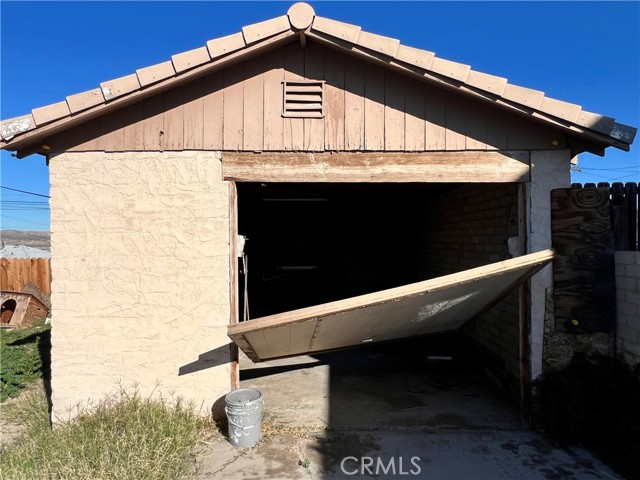 Detail Gallery Image 2 of 10 For 1151 Flora, Barstow,  CA 92311 - 2 Beds | 1 Baths