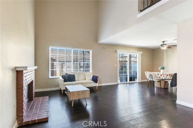 Detail Gallery Image 3 of 21 For 1152 Lugo, Colton,  CA 92324 - 3 Beds | 2/1 Baths