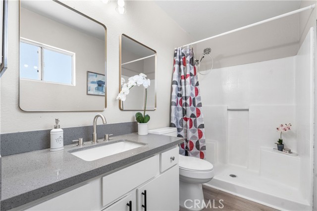 1472 Bedford Avenue, Rosamond CA: https://media.crmls.org/medias/1af5e78c-9bfd-43cb-b389-a1ca6e8351fd.jpg