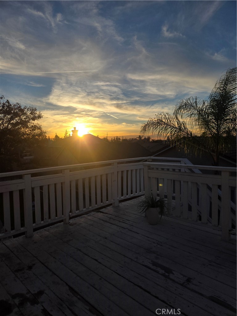 https://media.crmls.org/medias/1af5ffa9-5bfc-466a-b99c-066f29680bad.jpg?preset=X-Large