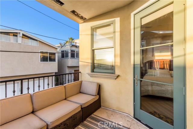 Detail Gallery Image 25 of 43 For 320 33rd Pl, Manhattan Beach,  CA 90266 - 3 Beds | 4 Baths