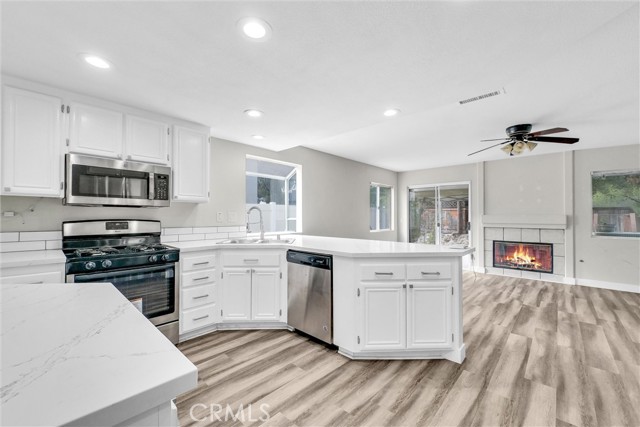 Detail Gallery Image 13 of 38 For 39851 Wild Canary Ln, Murrieta,  CA 92562 - 3 Beds | 2/1 Baths