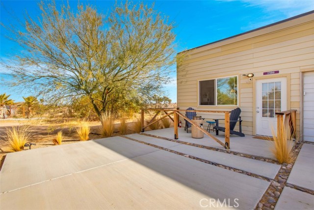 59427 La Crescenta Drive, Yucca Valley CA: https://media.crmls.org/medias/1af76e1e-49e8-4f51-91e3-1d54a4fd91a9.jpg