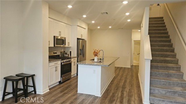 Detail Gallery Image 19 of 40 For 22222 Poppy Ct, Torrance,  CA 90502 - 4 Beds | 4 Baths