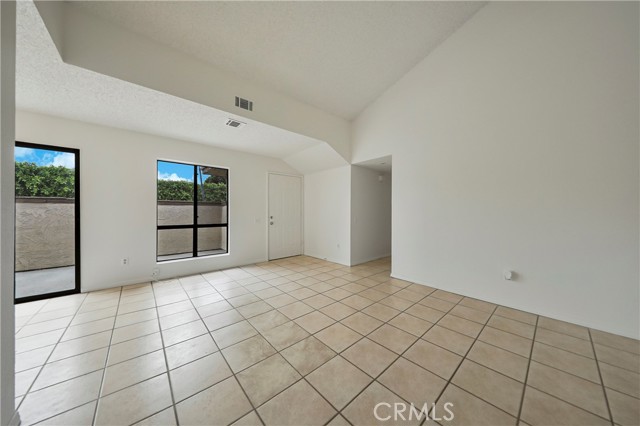 Detail Gallery Image 4 of 18 For 45546 Aladdin St #B101,  Indio,  CA 92201 - 2 Beds | 2 Baths