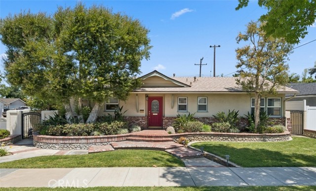 315 E Wilson