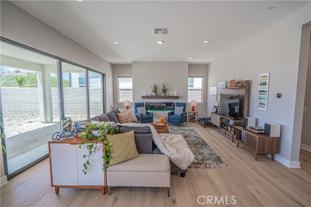 27871 Screenplay Place, Valencia CA: https://media.crmls.org/medias/1af8ca9c-c2b6-49c2-a8bc-c115c0c982f1.jpg