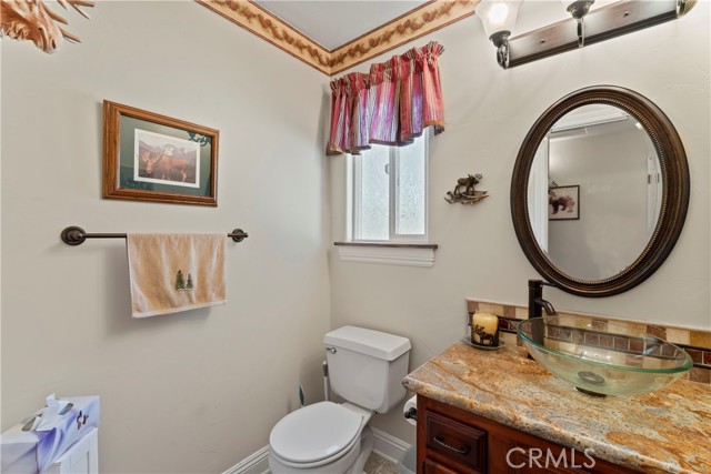 Detail Gallery Image 11 of 18 For 26520 Walnut Hills Dr, Lake Arrowhead,  CA 92391 - 3 Beds | 2/1 Baths