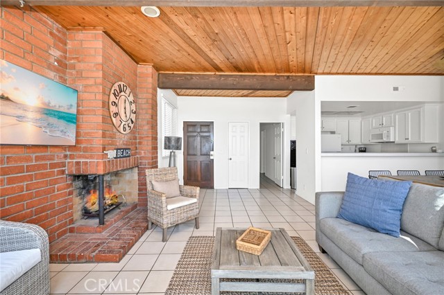 Detail Gallery Image 8 of 56 For 4103 Seashore, Newport Beach,  CA 92663 - 7 Beds | 4 Baths