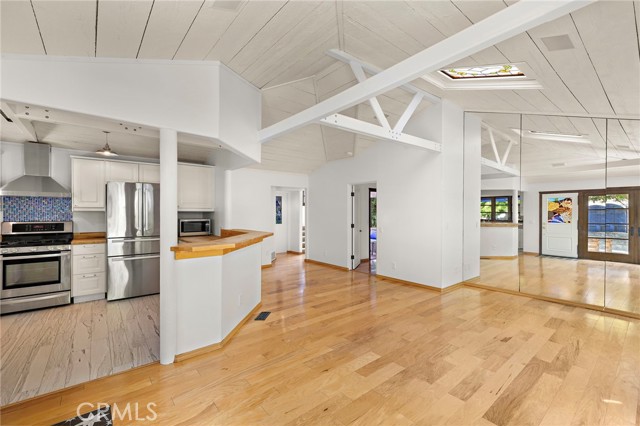 490 Agate, Laguna Beach CA: https://media.crmls.org/medias/1afb495c-fb61-4565-88a7-9e6380ce3525.jpg