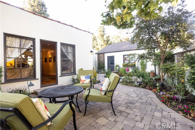 920 Coronado Drive, Glendale CA: https://media.crmls.org/medias/1afba3a3-97cf-44d0-83aa-022efc1b59e8.jpg