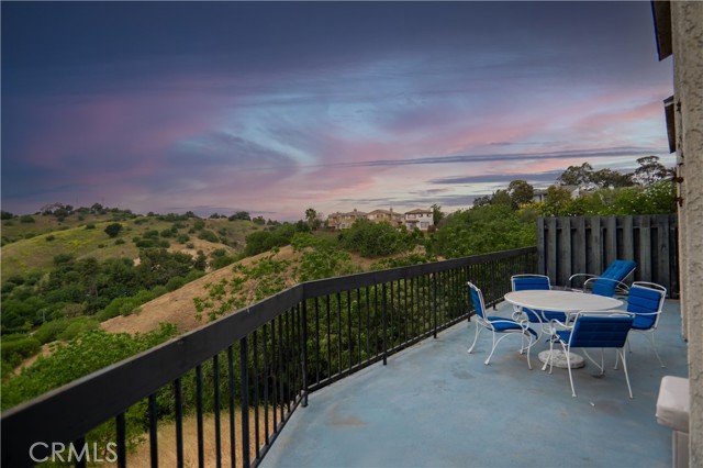4239 Via Arbolada, Los Angeles CA: https://media.crmls.org/medias/1afbb6d9-7c54-4c73-8de7-b58d0df8077a.jpg