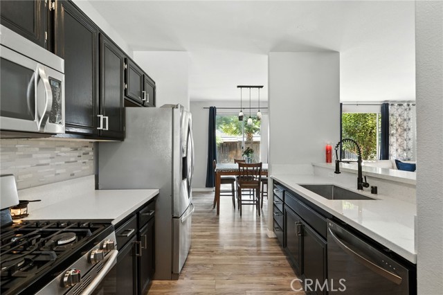 1063 Blackburn Way, Hemet CA: https://media.crmls.org/medias/1afbf1b8-0ed1-4395-9e0f-8e1d28be01de.jpg