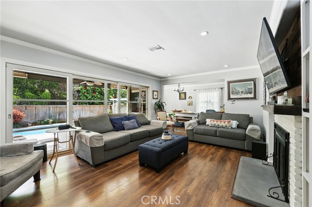 7604 Forest Avenue, Whittier CA: https://media.crmls.org/medias/1afc3028-48a1-468c-81a8-d16386ac65bc.jpg